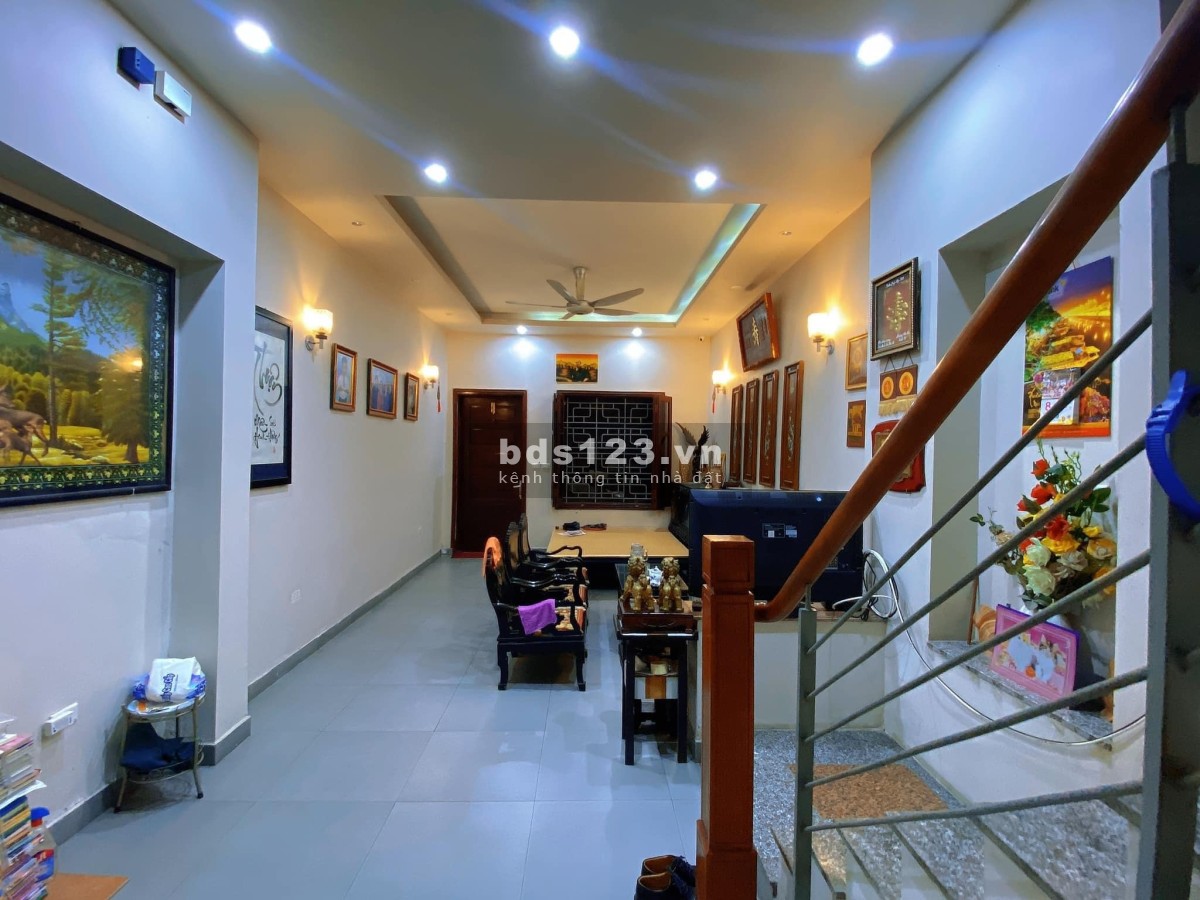 Bán nhà phố Phạm Ngọc Thạch –phân lô 2 mặt ngõ - ô tô dừng đỗ-DT76m2.Giá 15.2tỷ