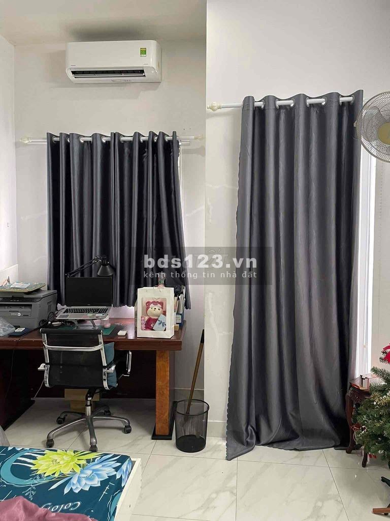 NHÀ MẶT TIỀN KINH DOANH SẦM UẤT HXH 2 XE TẢI TRÁNH NHAU