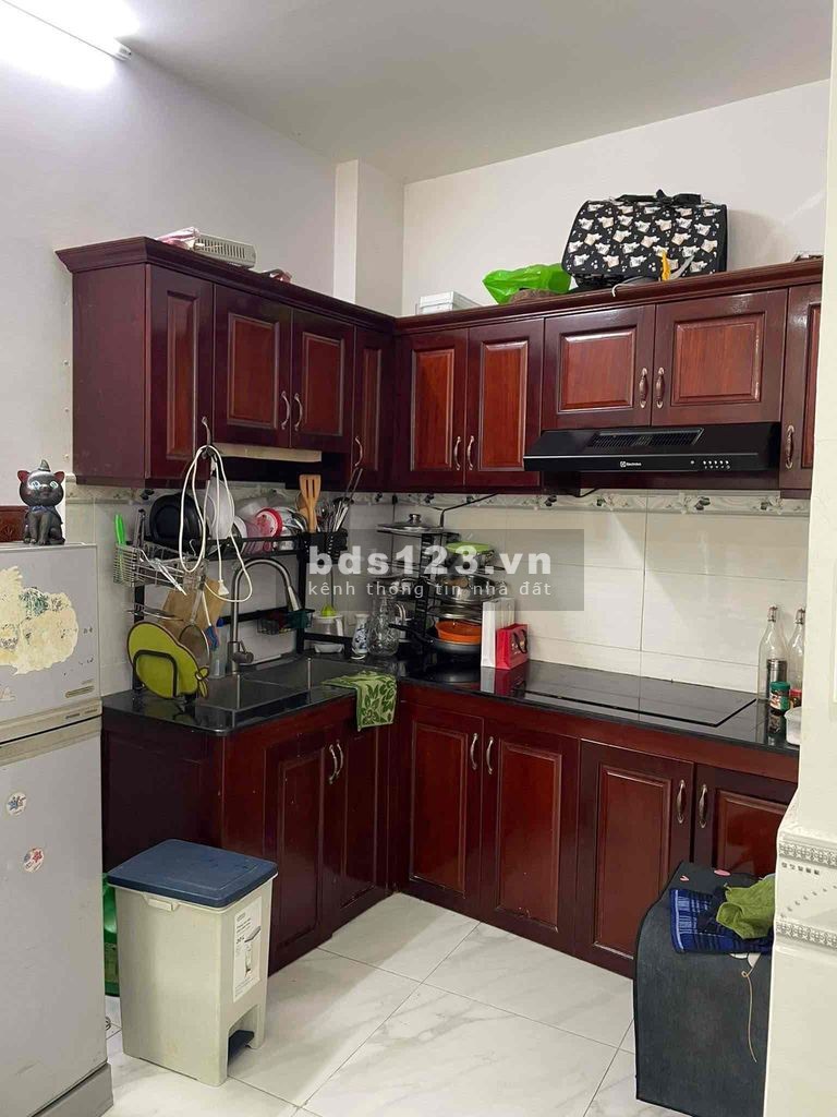 NHÀ MẶT TIỀN KINH DOANH SẦM UẤT HXH 2 XE TẢI TRÁNH NHAU