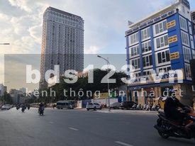 BÁN NHÀ MẶT PHỐ NGUYỄN CHÍ THANH - LÁNG KHU VỰC KINH DOANH SẦM UẤT NHẤT
