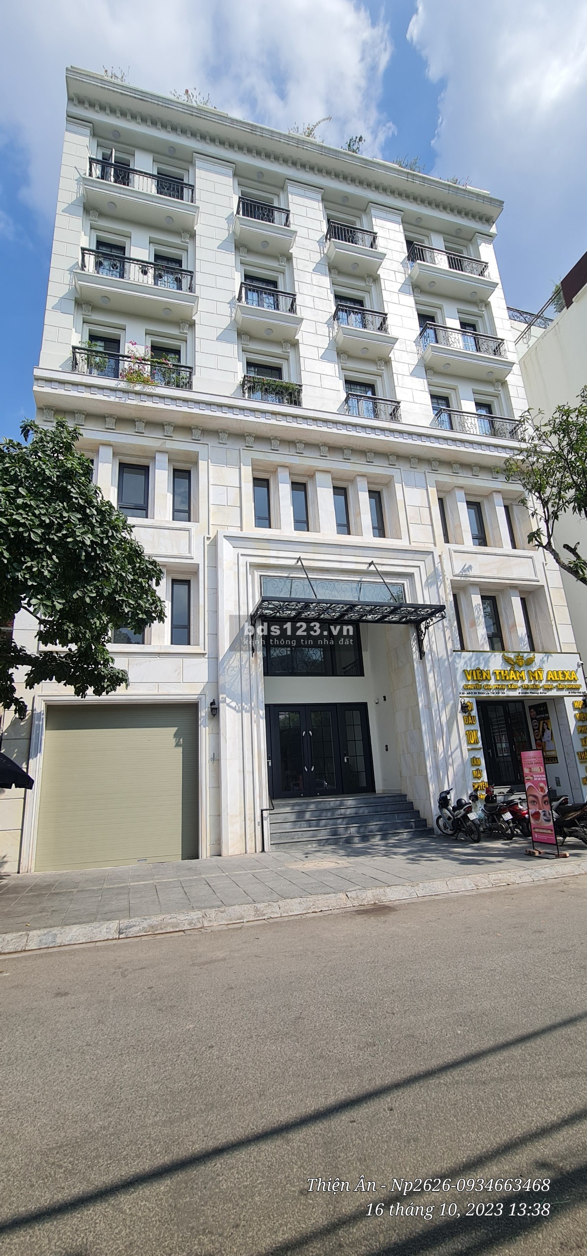 Bán đất mặt ngõ 28 Xuân La, Tây Hồ. Dt 250m, Mt 8m, 70 Tỷ. KDoanh đa dạng sầm uất, giá tốt nhất