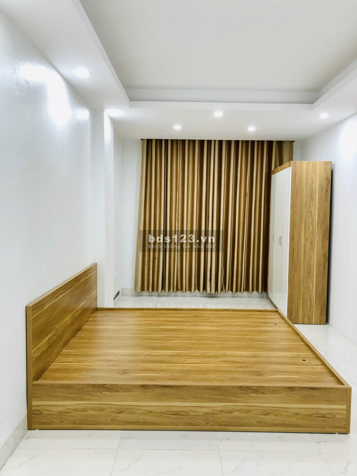 Chính chủ cho thuê căn hộ studio mới khai trương, vị trí trung tâm, tầm nhìn thoáng, an ninh tốt.