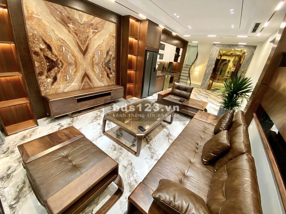 Giảm ngay 400 triệu, giá mới chỉ 13.8 tỷ, nhà phố Nguyễn Văn Cừ 7 tầng thang máy, kinh doanh, VIP.