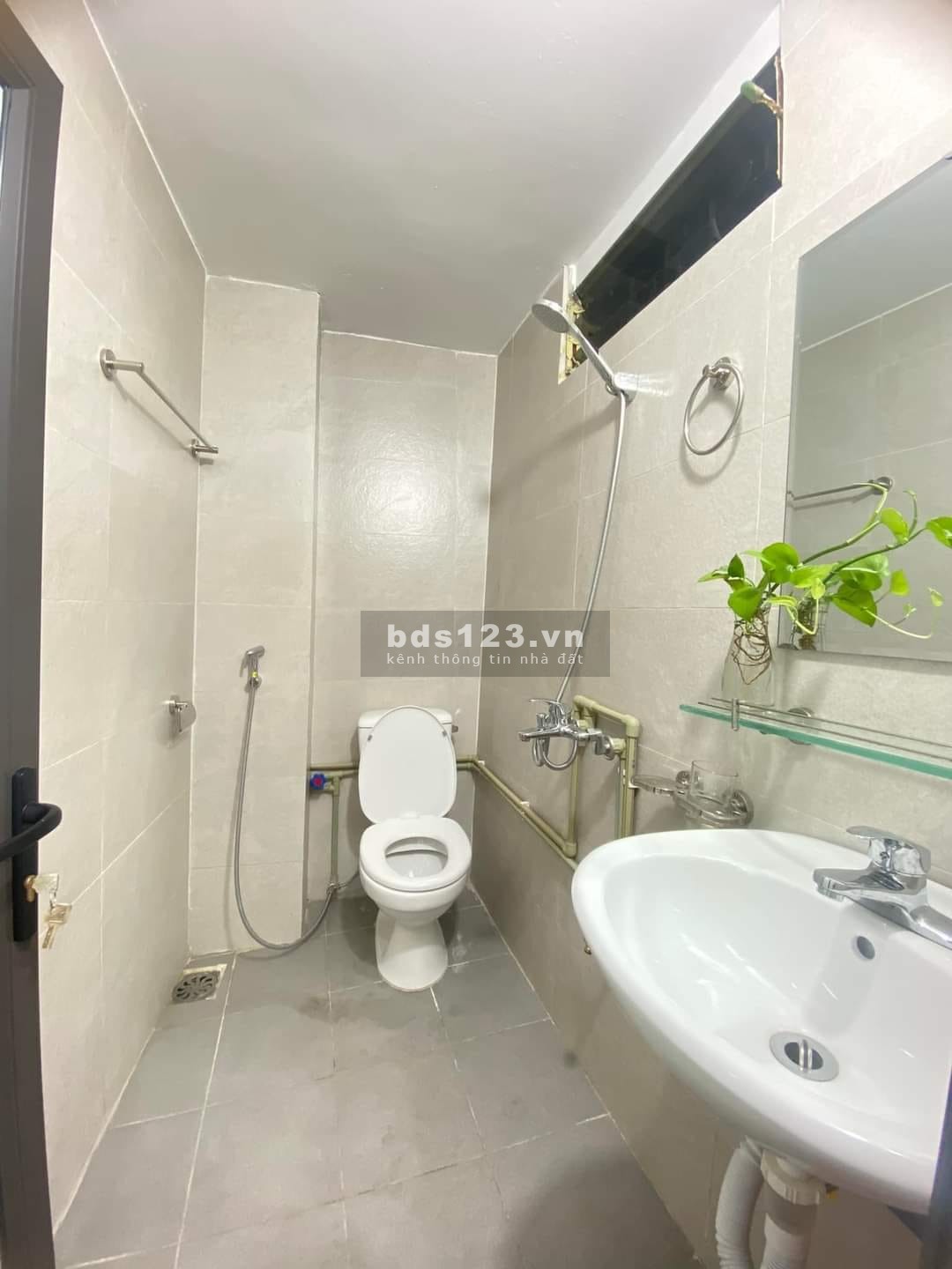 Chỉ hơn 3 tỷ có ngay nhà mặt phố Trung Tả, Đống Đa, DT 34m² x 5 tầng