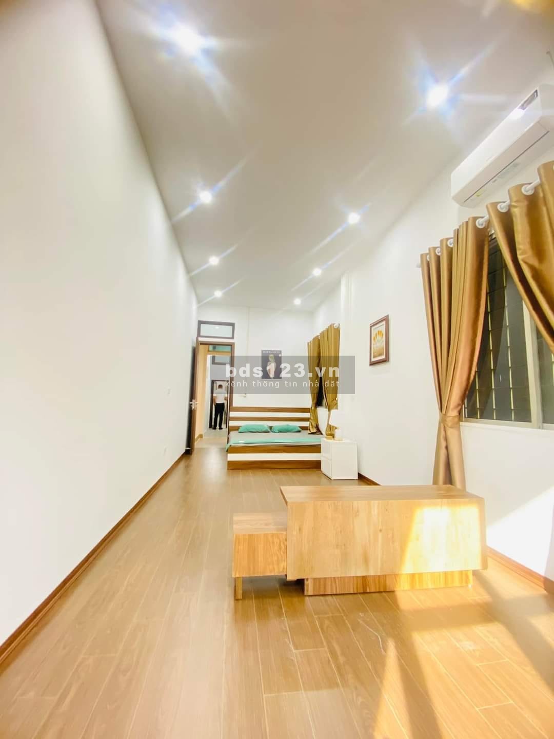 Chỉ hơn 3 tỷ có ngay nhà mặt phố Trung Tả, Đống Đa, DT 34m² x 5 tầng