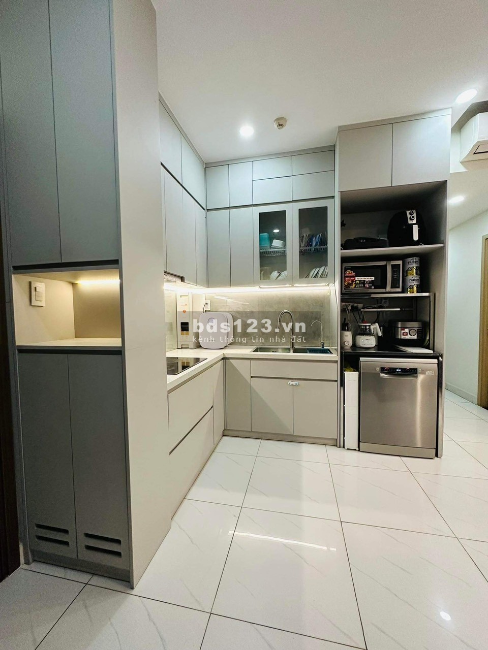 Cho thuê căn hộ Safira Khang Điền - Căn góc full nội thất decor
