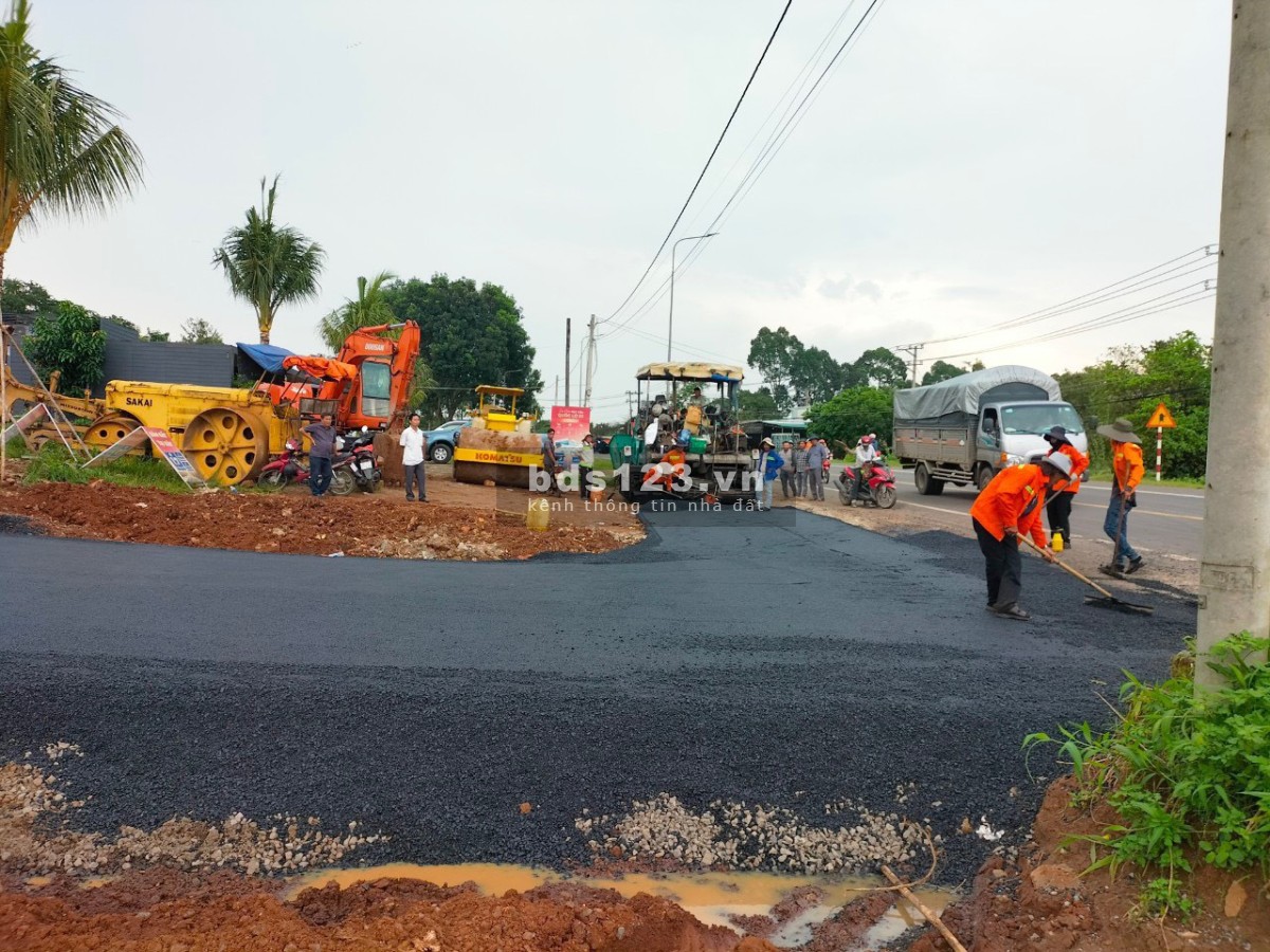 Bán 2000m2 đất CLN, 200m2 thổ cư, MT quốc lộ 20, đầy đủ tiện ích.