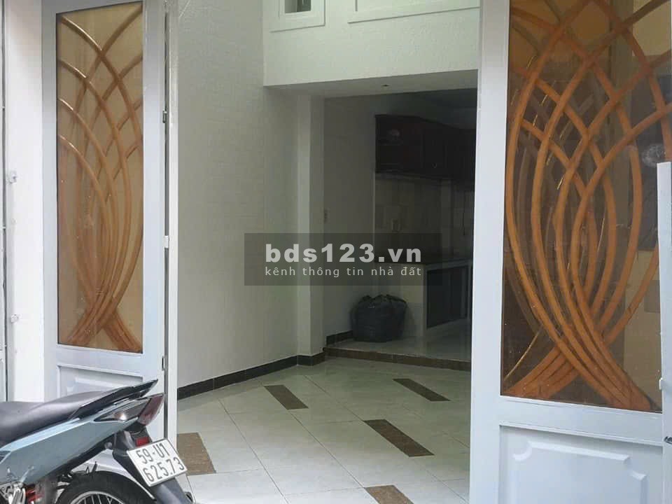 Bán nhà nguyên căn Lê Văn Sỹ. Giá 4 tỷ. Liên hệ: 0903633361