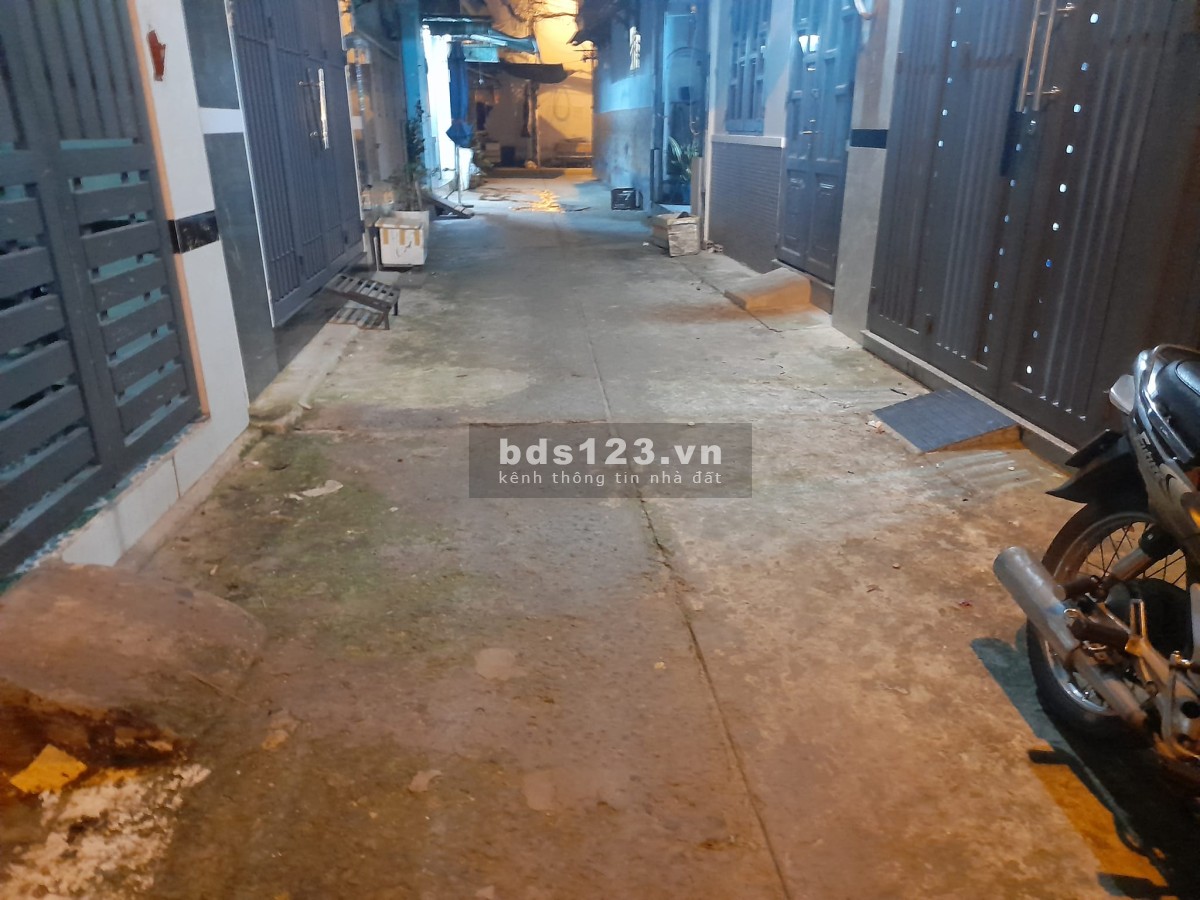 Nhà bán hẻm thông 2 tầng ở Bình Trị Đông, Bình Tân. DT: 4*11M, giá chỉ nhỉnh 3 tỷ