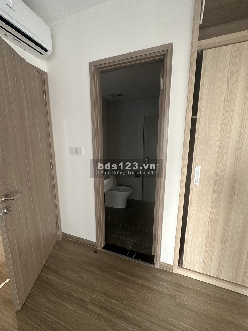 Chính chủ cho thuê 2N+1,2WC 64m NB 9tr/tháng SA3 Vinhomes Smart City