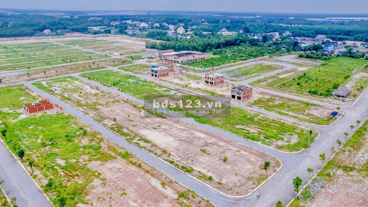 Thanh toán trước 35% sở hữu ngay lô đất full thổ cư mặt tiền Bình Dương