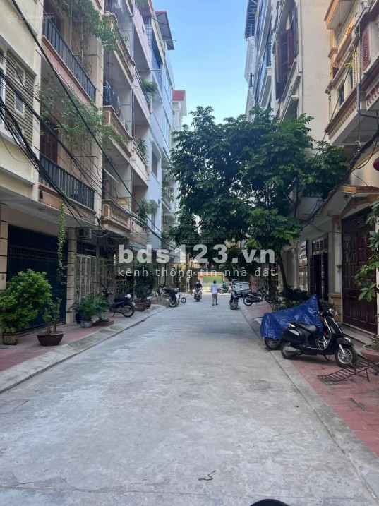 Nhỉnh 10 tỷ có nhà phân lô, vỉa hè, ô tô tránh Phố Mạc Thái Tổ - Cầu Giấy