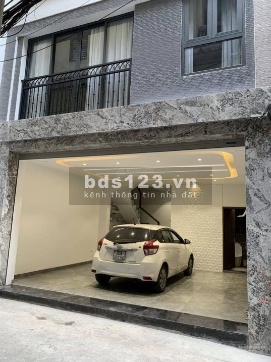 Nhà phân lô Nguyễn Khang vip 11 tỷ
