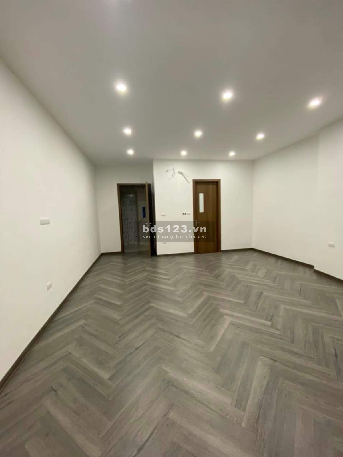 Bán nhà phố Lương Định Của – 2 mặt thoáng – ô tô đỗ cửa – 6 tầng thang máy.Giá 11tỷ