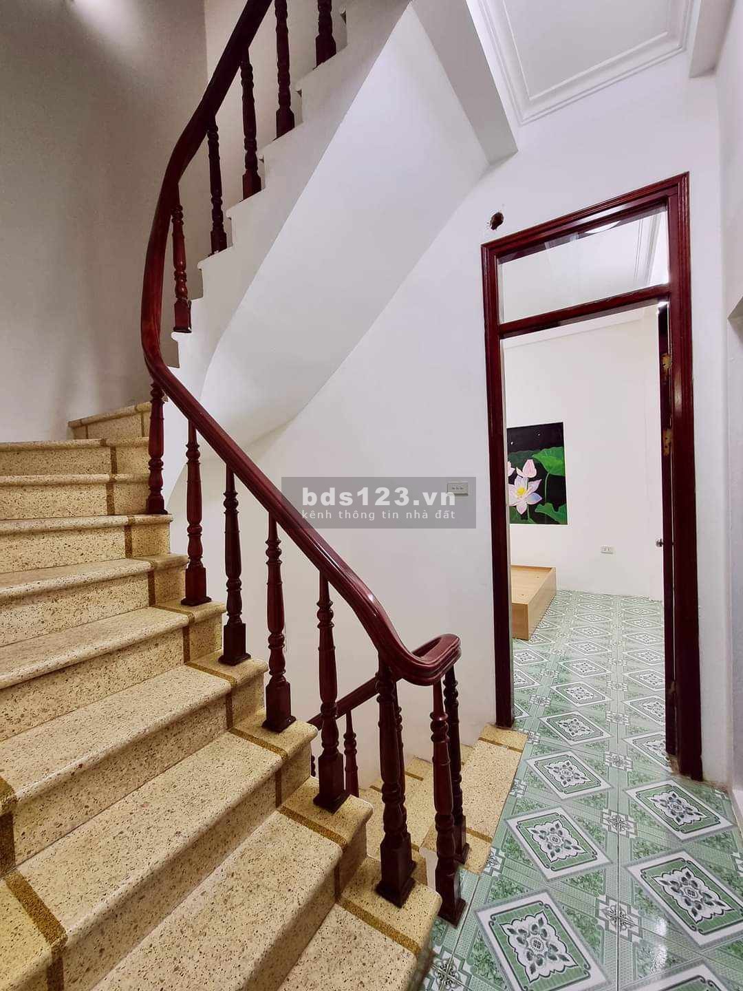 5.x tỷ - Trần Quốc Vượng - dân xây - ngõ thông - full nội thất - trước nhà rất rộng - cách đường lớn