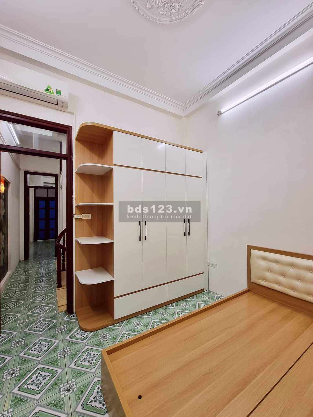 5.x tỷ - Trần Quốc Vượng - dân xây - ngõ thông - full nội thất - trước nhà rất rộng - cách đường lớn