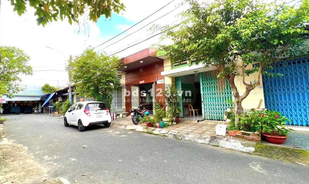 Bán nhà 64m2 view công viên, sát chợ Hiệp Thành, quận 12, KT 4x16m, 3 PN, đường 8m