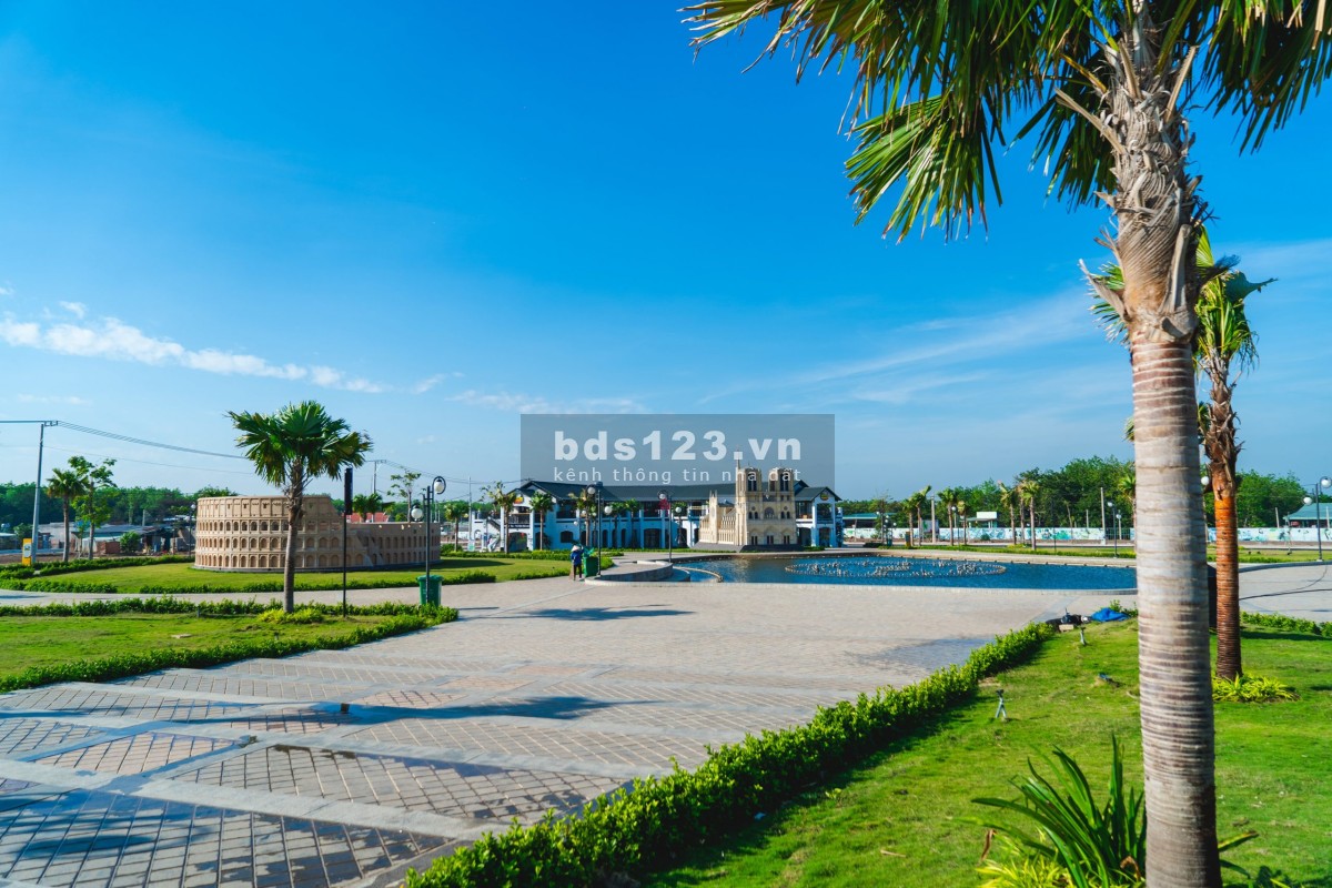 Bán nhà phố khu đô thị phức hợp cảnh quan Cát Tường Phú Hưng tại Bình Phước