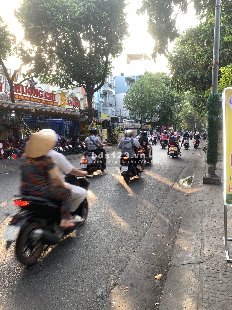 chính chủ cần cho thuê Mặt bằng 553 vĩnh khánh,lối đi riêng khu ẩm thực vĩnh khánh Q4,ở lại được