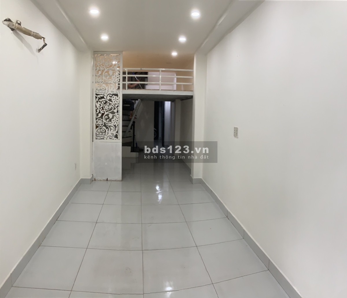 chính chủ cần cho thuê Mặt bằng 553 vĩnh khánh,lối đi riêng khu ẩm thực vĩnh khánh Q4,ở lại được