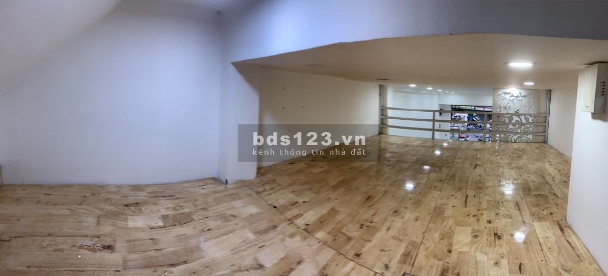 chính chủ cần cho thuê Mặt bằng 553 vĩnh khánh,lối đi riêng khu ẩm thực vĩnh khánh Q4,ở lại được