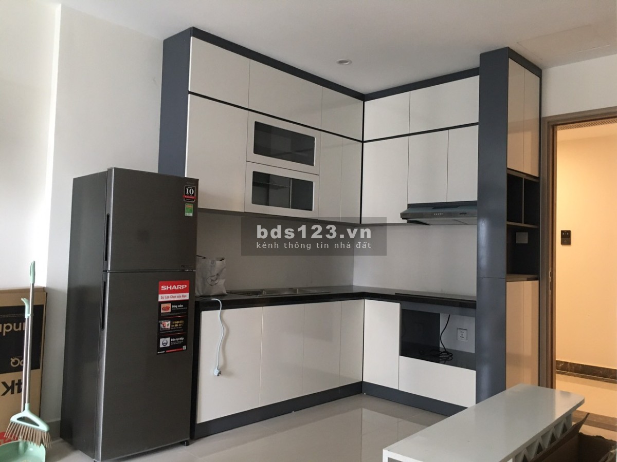 Chính chủ bán căn hộ 1 ngủ + đã full đồ đẹp, giá 1.9 tỷ Vin Smart City