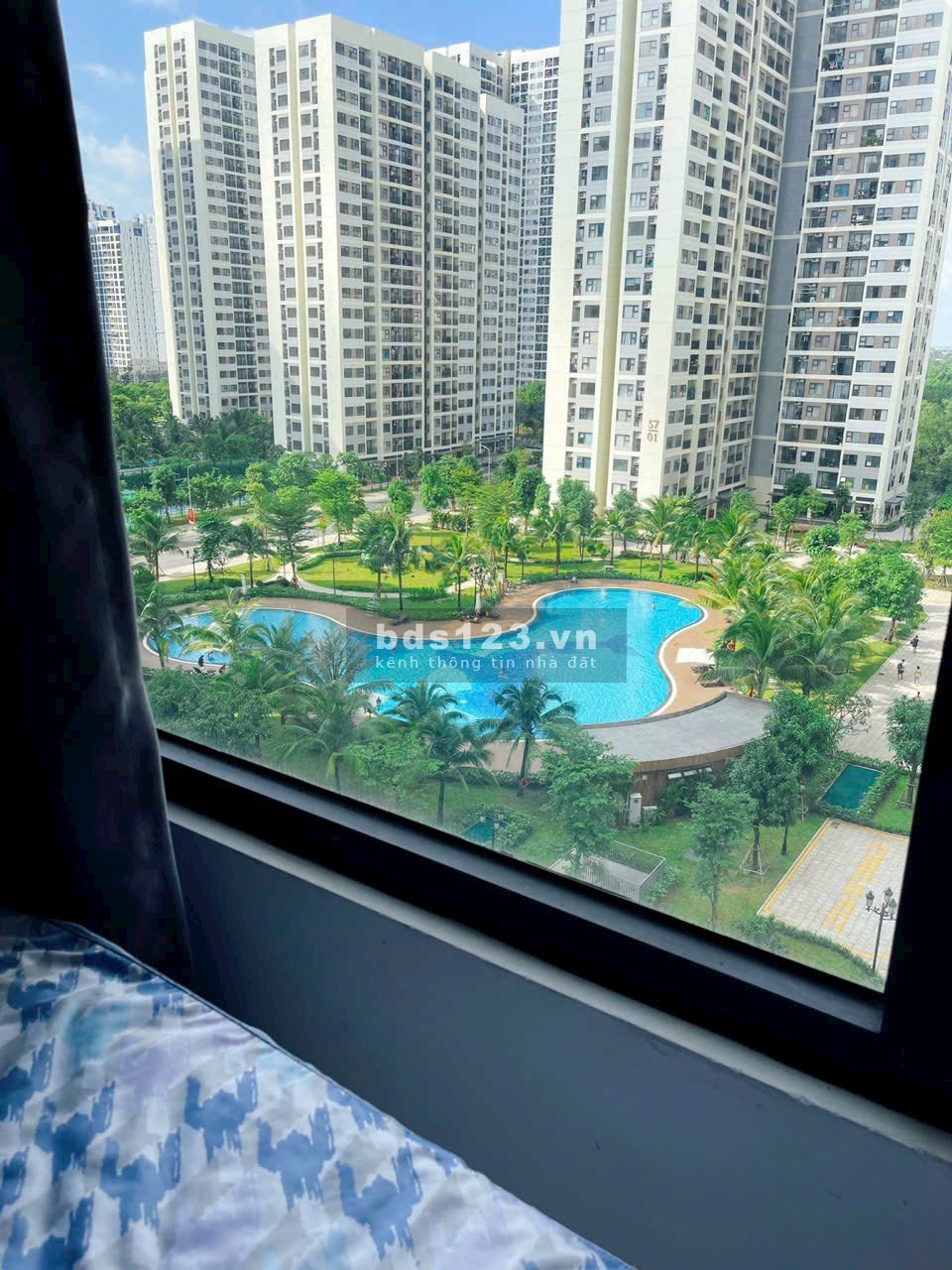 Cần bán căn hộ Vinhomes Grand Park có sổ hồng giá chỉ từ 1,25 tỷ/căn