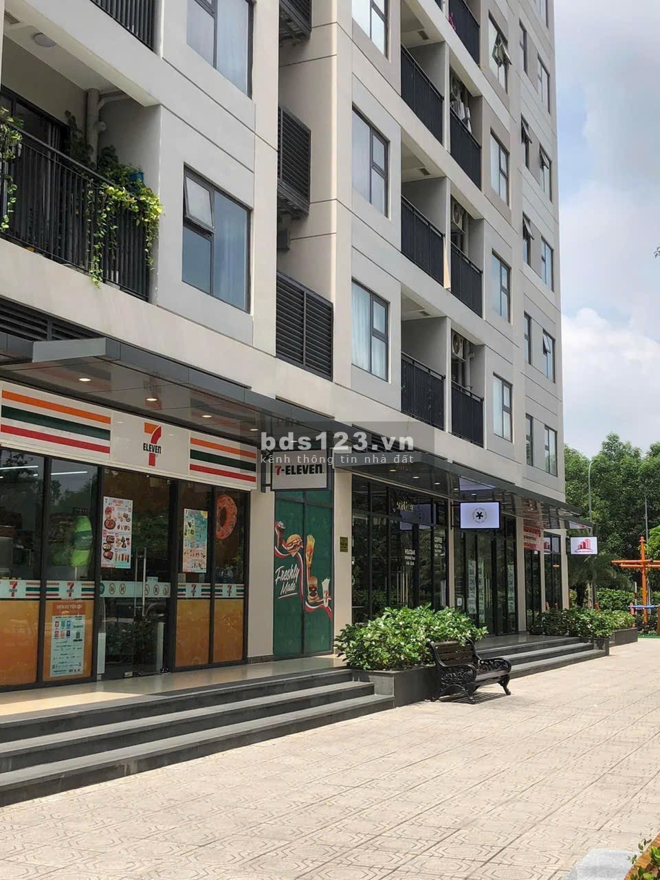 Cần bán căn hộ Vinhomes Grand Park có sổ hồng giá chỉ từ 1,25 tỷ/căn