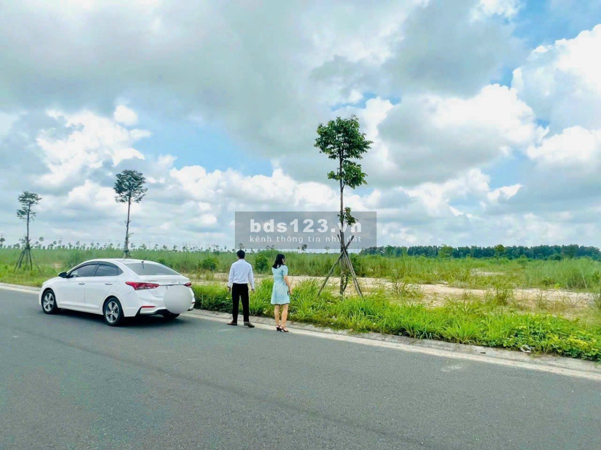 Chính chủ cần nhượng nhanh hai lô đất ngay cổng công ty Dệt may Bàu Bàng Bình Dương