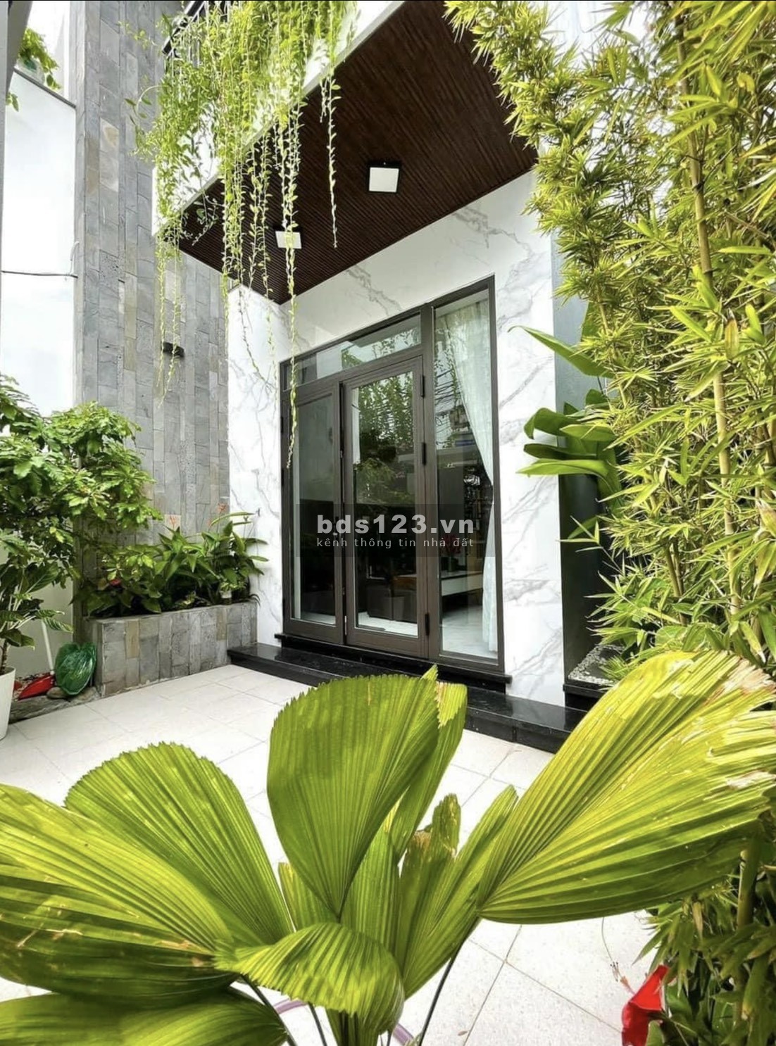 Siêu phẩm nhà 3 tầng, diện tích khủng kiệt 3m tại Lê Duẩn, trung tâm TP Đà Nẵng, giá chỉ nhỉnh 4 tỷ