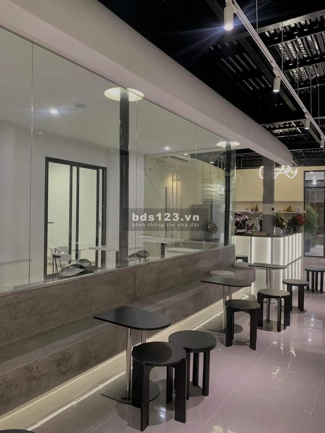 Bán nhà phố Thụy Khuê, Tây Hồ, KDoanh đa dạng, 300m2, giá bán 55 tỷ, sổ đỏ chính chủ nở hậu cực hiếm