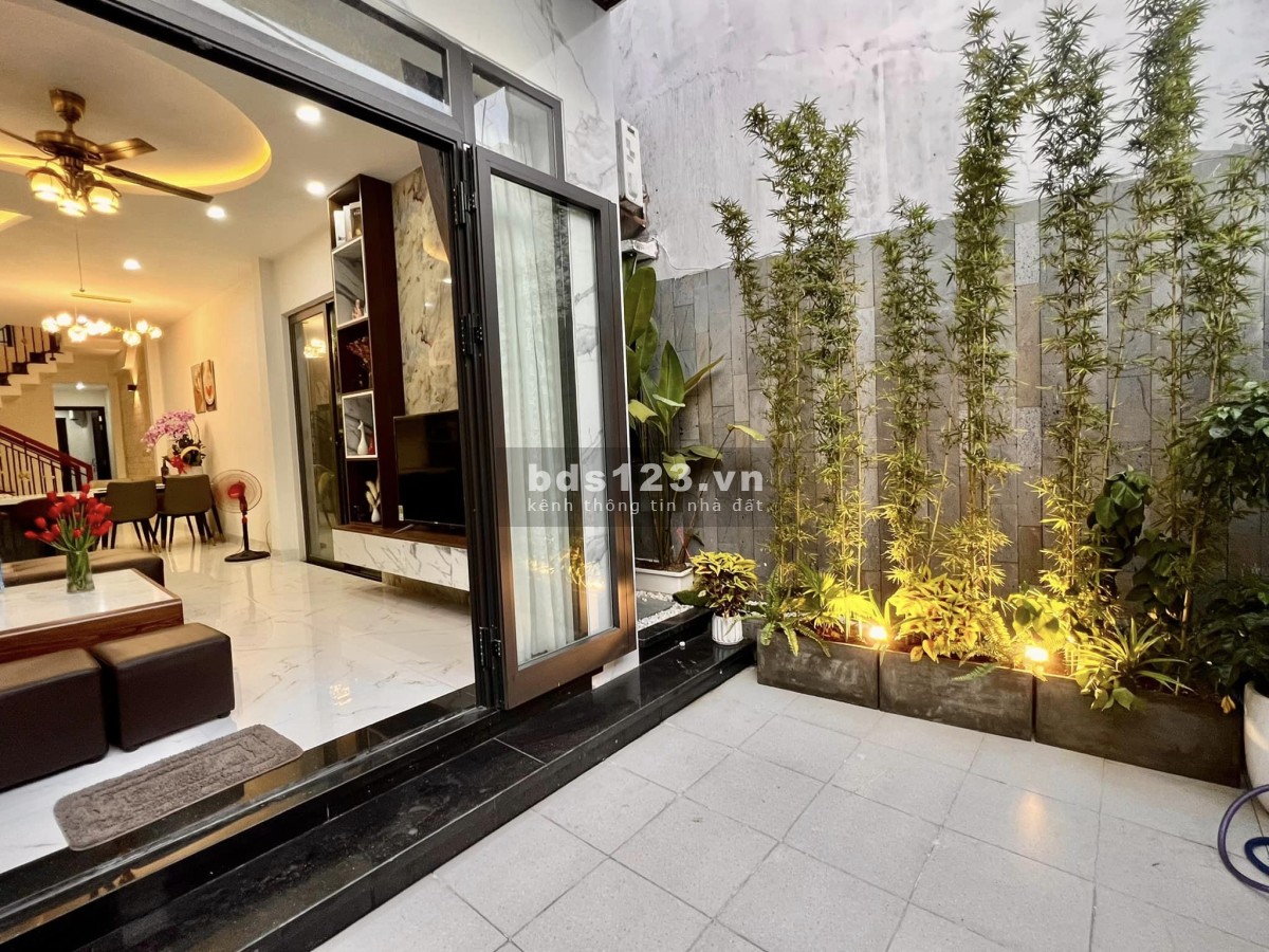 Siêu phẩm nhà 3 tầng, diện tích khủng kiệt 3m tại Lê Duẩn, trung tâm TP Đà Nẵng, giá chỉ nhỉnh 4 tỷ
