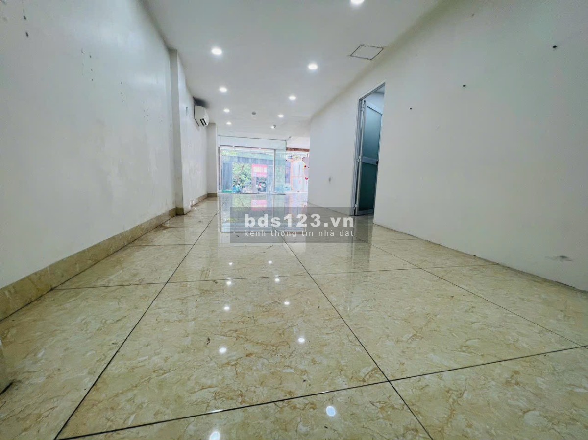 Mặt bằng mặt tiền lớn đa loại thể loại kinh doanh bao SANG ở Nguyễn Thượng Hiền, Bình Thạnh