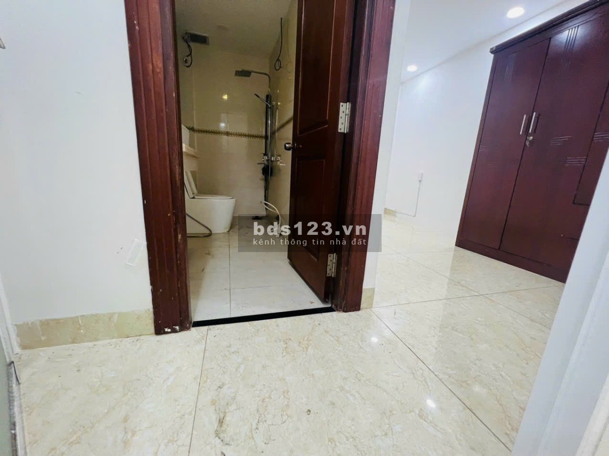 Mặt bằng mặt tiền lớn đa loại thể loại kinh doanh bao SANG ở Nguyễn Thượng Hiền, Bình Thạnh