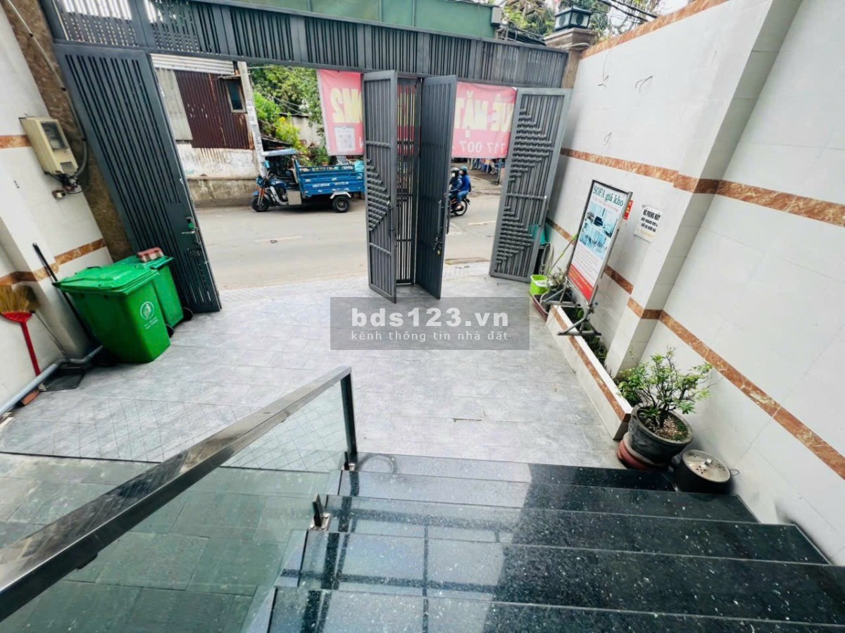 Mặt bằng mặt tiền lớn đa loại thể loại kinh doanh bao SANG ở Nguyễn Thượng Hiền, Bình Thạnh