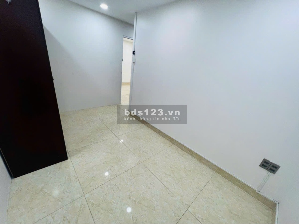 Mặt bằng mặt tiền lớn đa loại thể loại kinh doanh bao SANG ở Nguyễn Thượng Hiền, Bình Thạnh