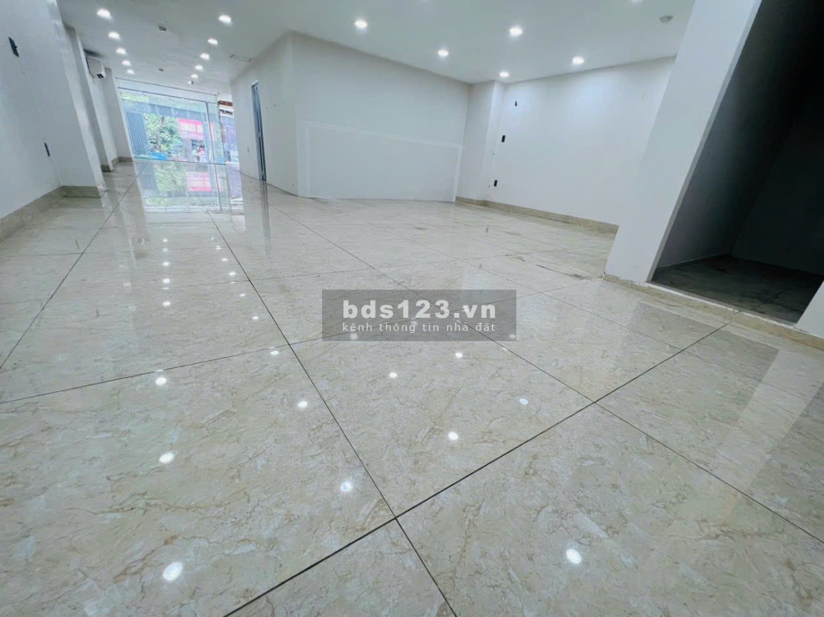 Mặt bằng mặt tiền lớn đa loại thể loại kinh doanh bao SANG ở Nguyễn Thượng Hiền, Bình Thạnh