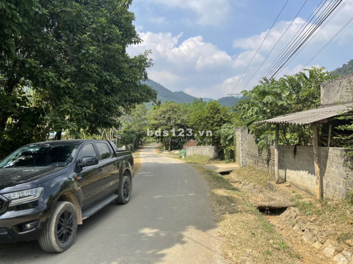 Bán đất mặt đường liên xã tại Lương Sơn HB ,kinh doanh đỉnh cao mà giá chỉ nhỉnh 2tr/m2