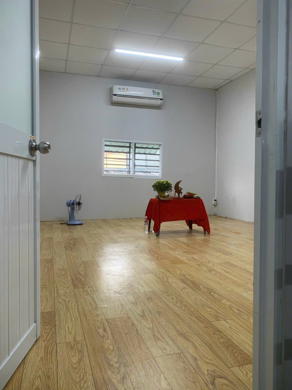 Cho thuê nhà MTKD 12M Ngay Lũy Bán Bích quận Tân phú 4 x 21 - 2T - 12 triệu TL