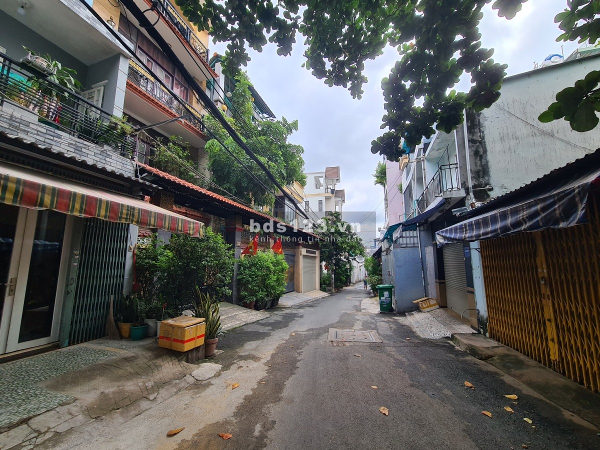 Nhà mới xây năm ngoái, 4 tầng, P.10, 119m², 4.65 tỷ