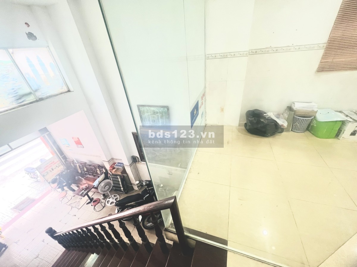 Mặt bằng mặt tiền lớn ngay trung tâm quận 1 kinh doanh onl, văn phòng,... Đa dạng