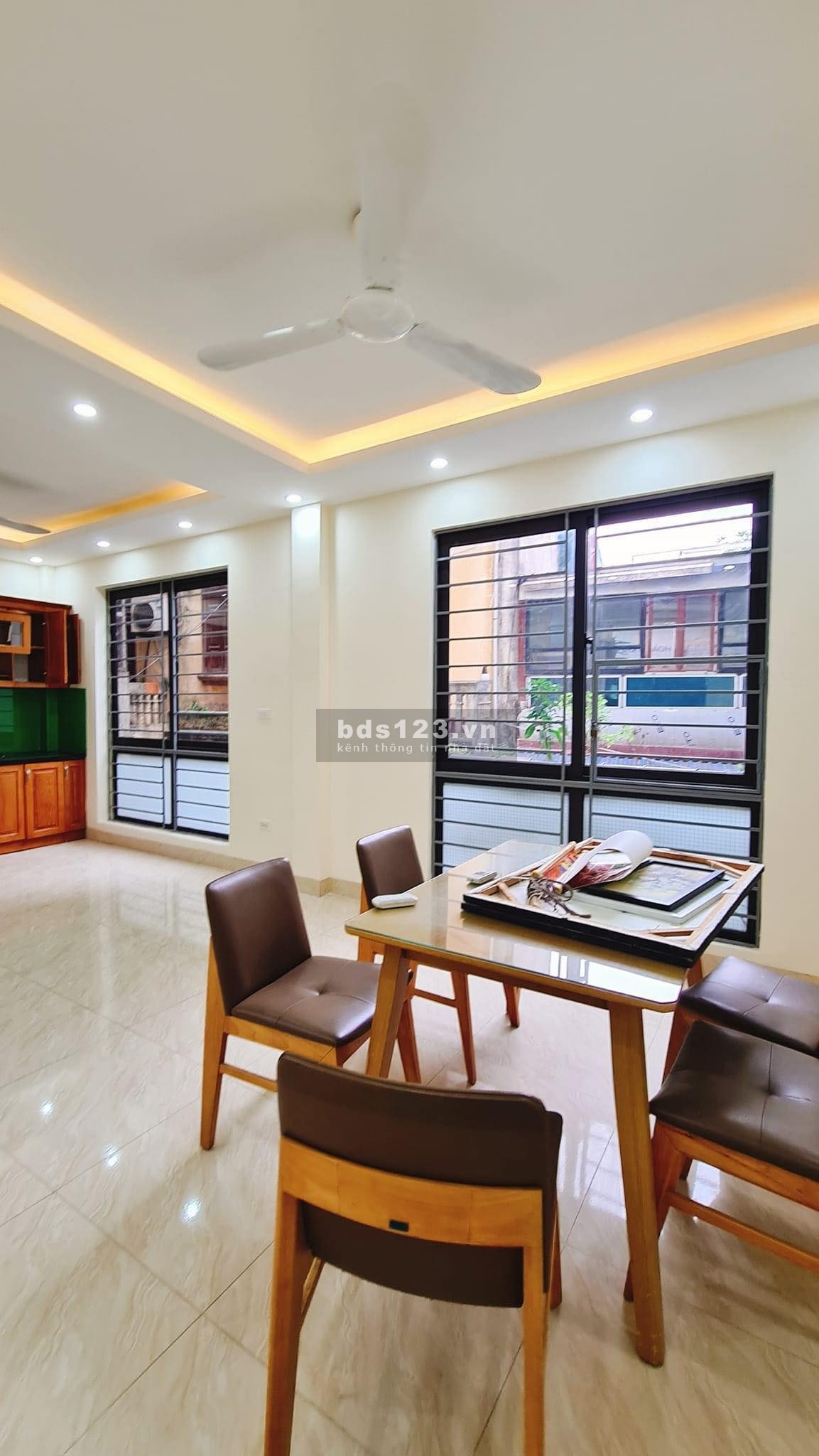 Nhà phố Hà Đông 40m2, có Gara ô tô 7 chỗ, 4 tầng, mặt tiền hơn 7m, đường trước nhà ô tô tránh
