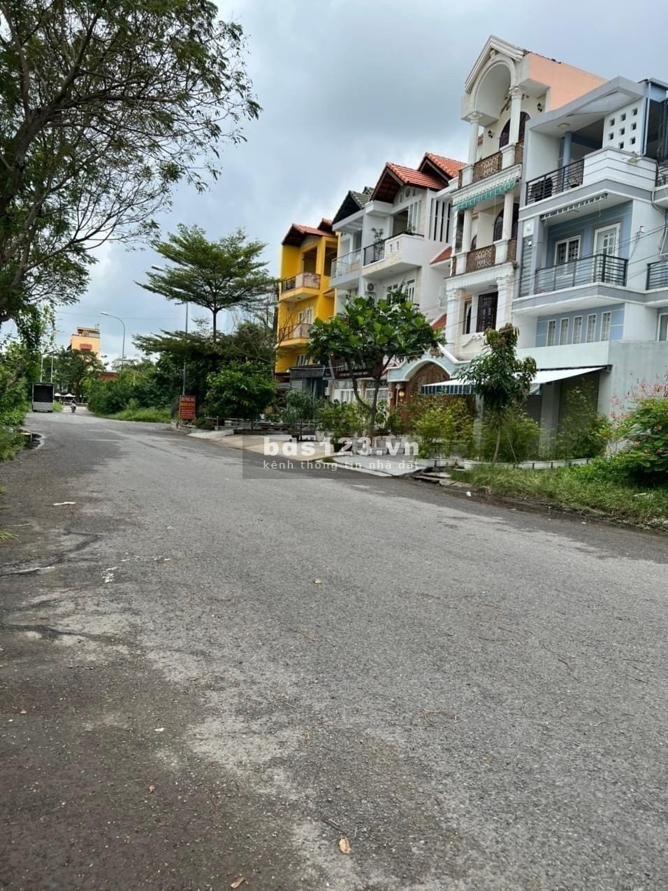 Cần tiền về quê lập nghiệp, sang gấp lô 56.2m² đất thổ cư gần ngã tư Võ Văn Kiệt