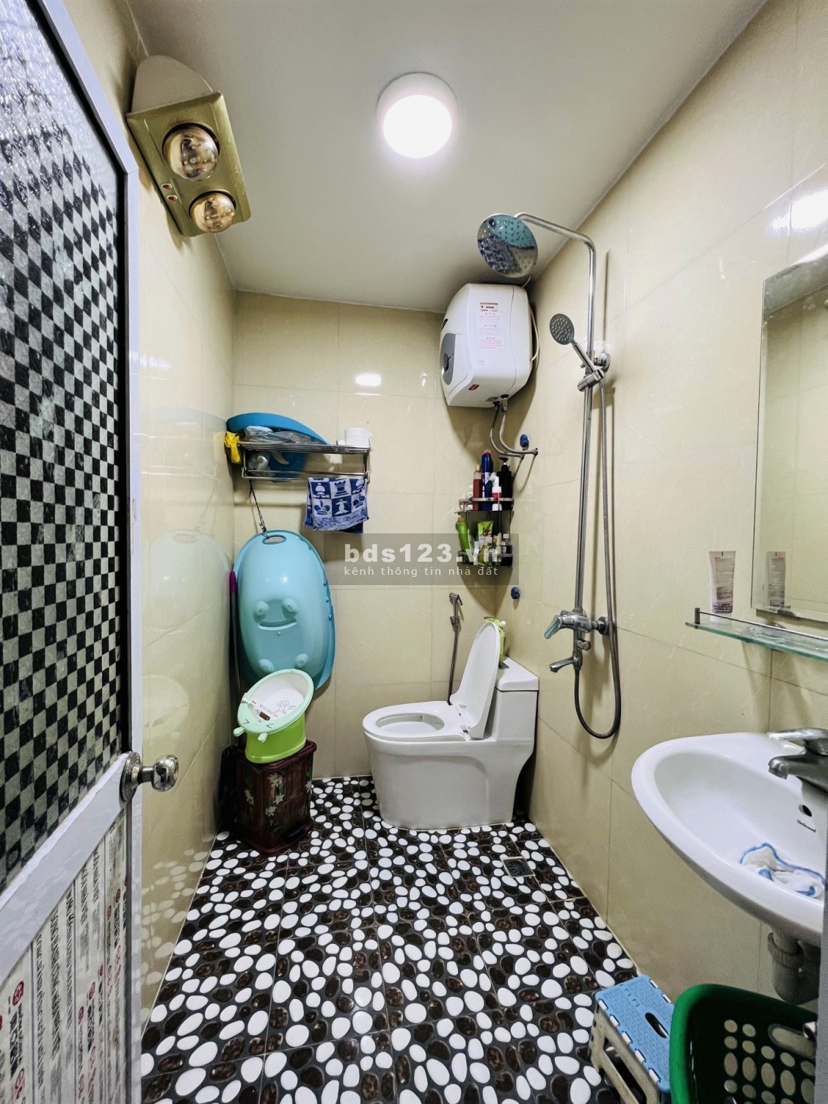 Cần bán gấp nhà Trần bình, 42m x 4 tầng, giá nhỉnh 6 tỷ