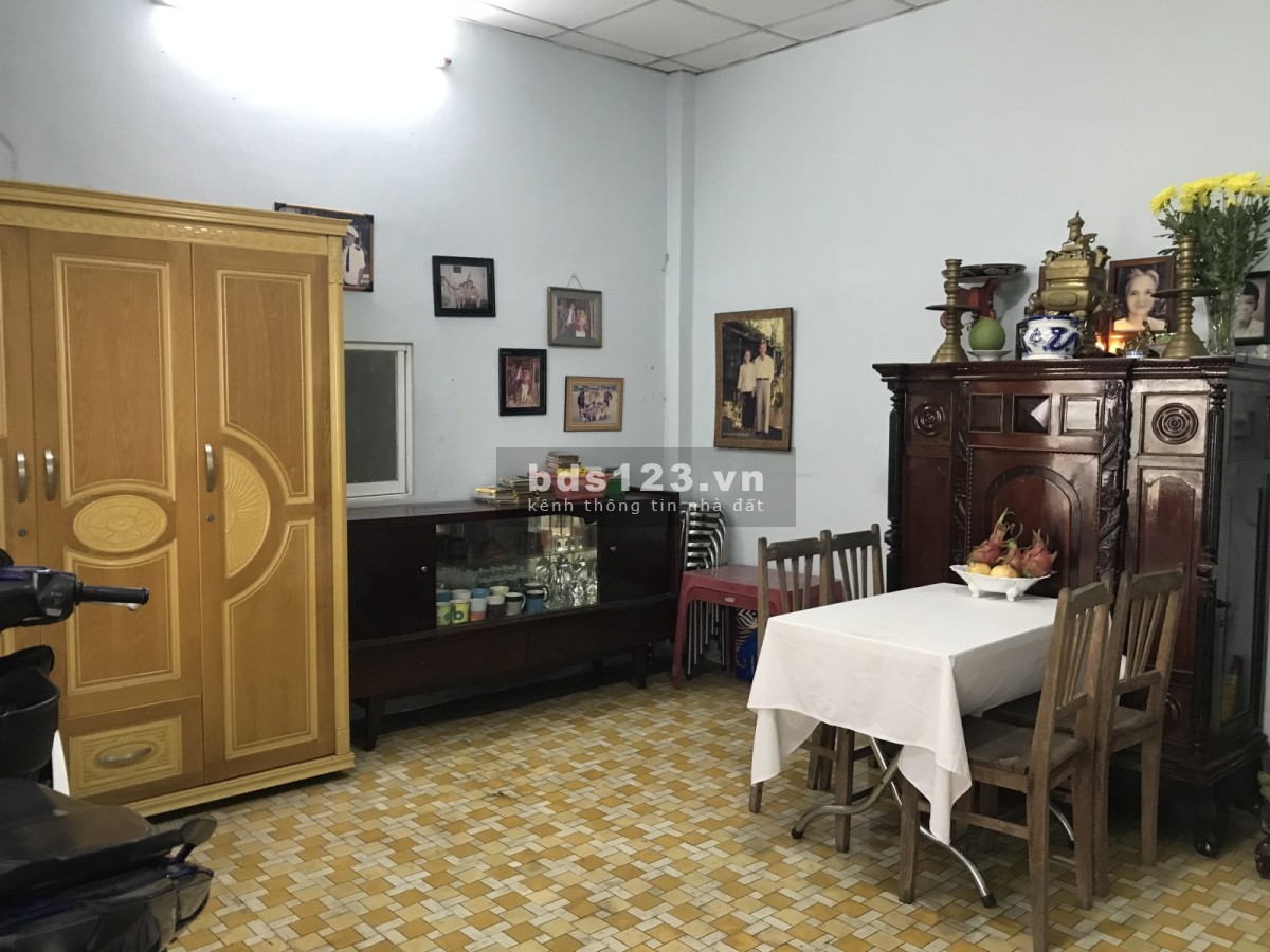 Bán nhà nặt tiền Linh Đông, DT 204m², nhà C4 N4.2m,13,5m x D32.5m giá chỉ 10,5 tỷ tại Thủ Đức
