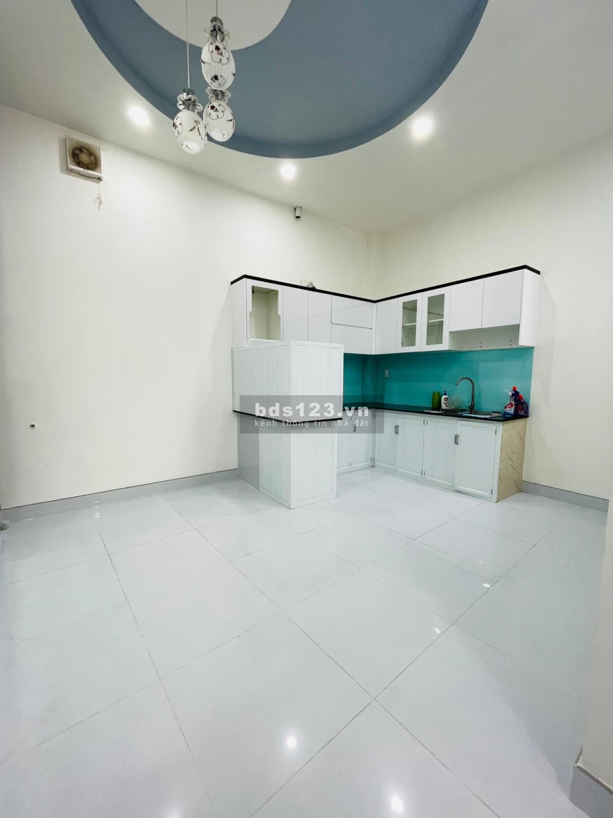 Bán nhà hẻm ô tô giá rẻ, DT 94m² MT nở hậu, 4PN4WC, Hoàng Hoa Thám, Bình Thạnh, nhỉnh 6 tỷ