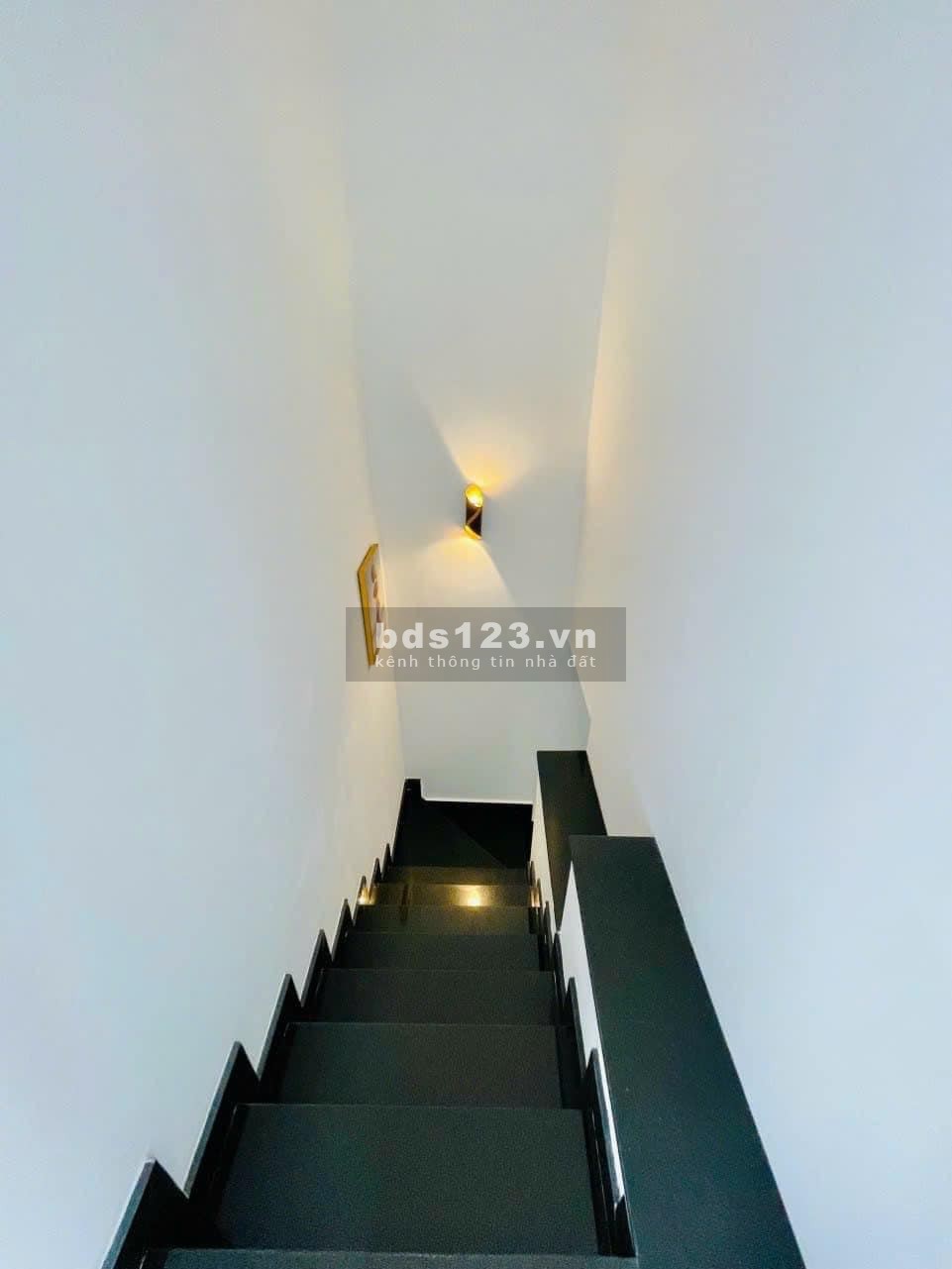 Nhà xinh siêu phẩm, HXH hai mặt, tặng full NT, 40M2, gần Le Văn Duyệt, BÌnh Thạnh, nhỉnh 4 tỷ