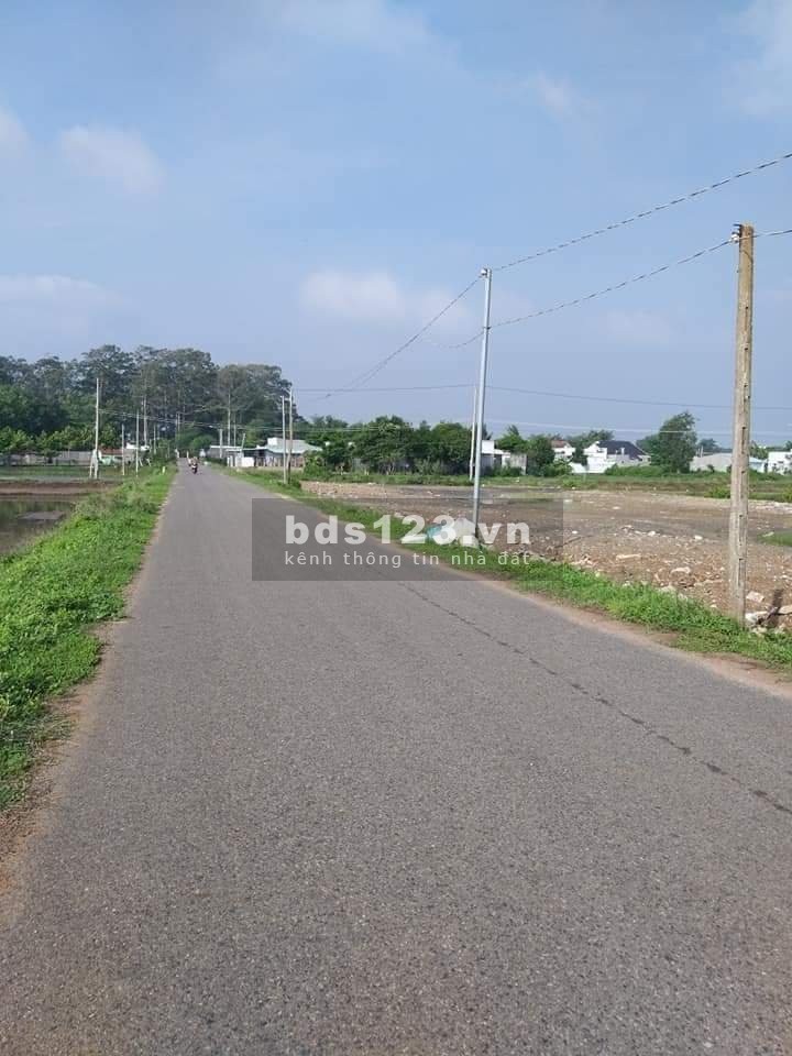 Chính chủ bán đất gấp 500m2, 180 triệu, sổ hồng riêng Sơn Hòa, Phú Yên.