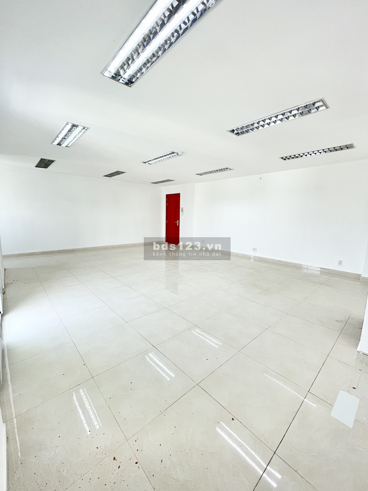 Chính chủ cho thuê văn phòng rộng 70M2 - MT Nguyễn Sỹ Sách - Tân Bình - Gía 11 tr - Được hỗ trợ giá