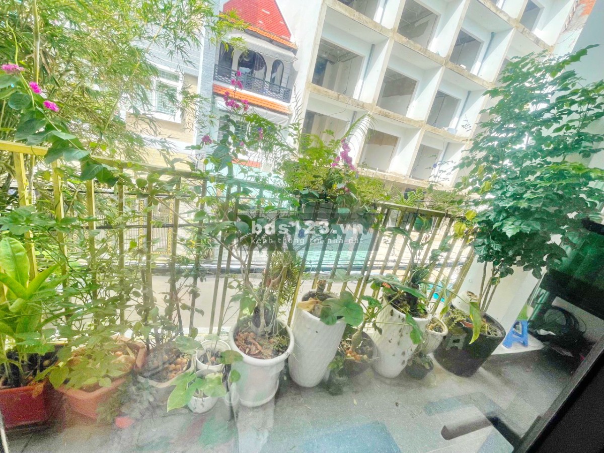 Bán nhà đẹp 2 lầu sân thượng hễm hơi 6m KDC Kiều Đàm Quận 7 giá chỉ 11 tỷ